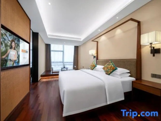 Deluxe Quadruple Suite