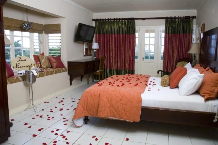 2 Bedrooms Suite