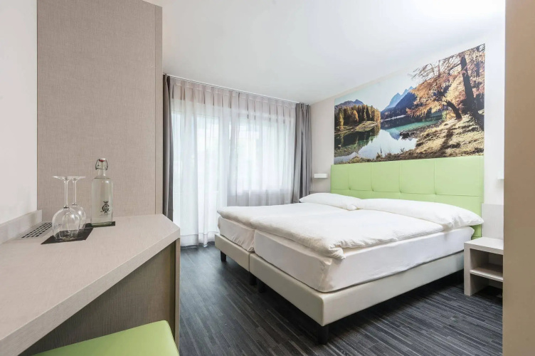 Adhhoc Hotel