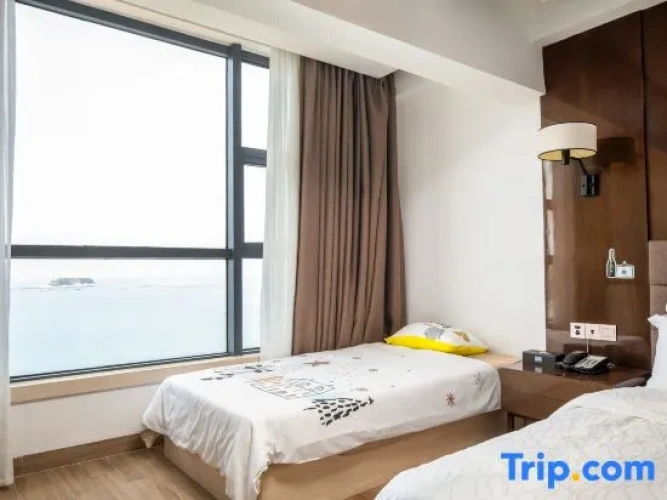 1 Bedroom Family Suite with view