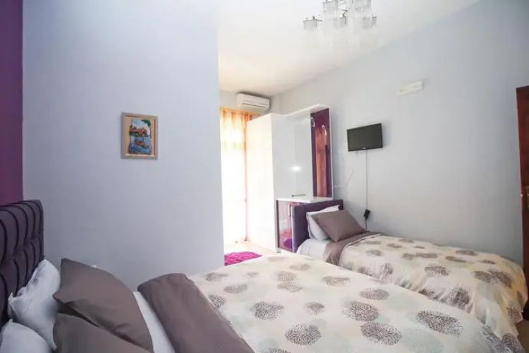Hotel Zhironi