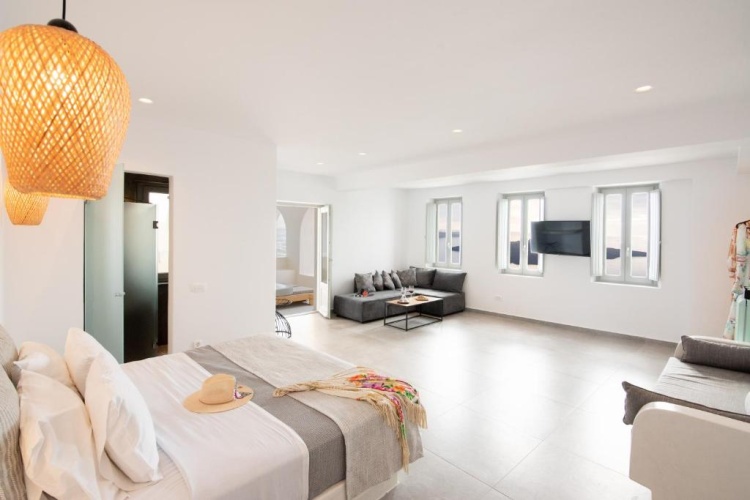 Executive Suite with mountain view