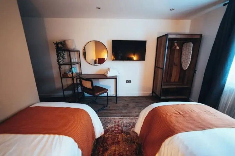 Standard Twin room