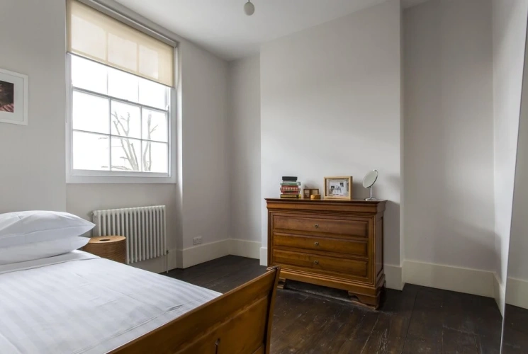 4 Bedrooms Apartment