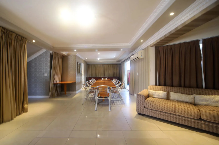 Savoy Lodge Cape Town