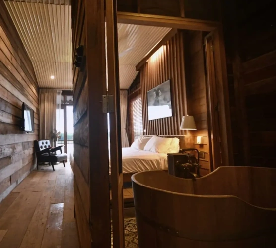 Suite with balcony and with river view
