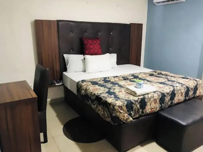 Arlington Hotels and Suites LTD