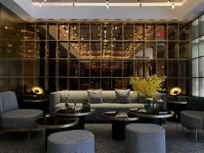 Modern Crown Hotel