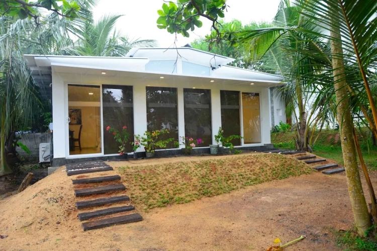Standard Twin room with garden view