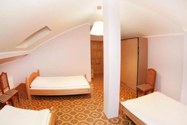 Economy Triple room