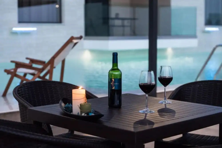 Serenity Suites Sea View 4