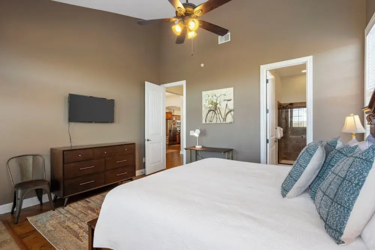 Luxury Penthouse - Amazing Views! Near Sdc!