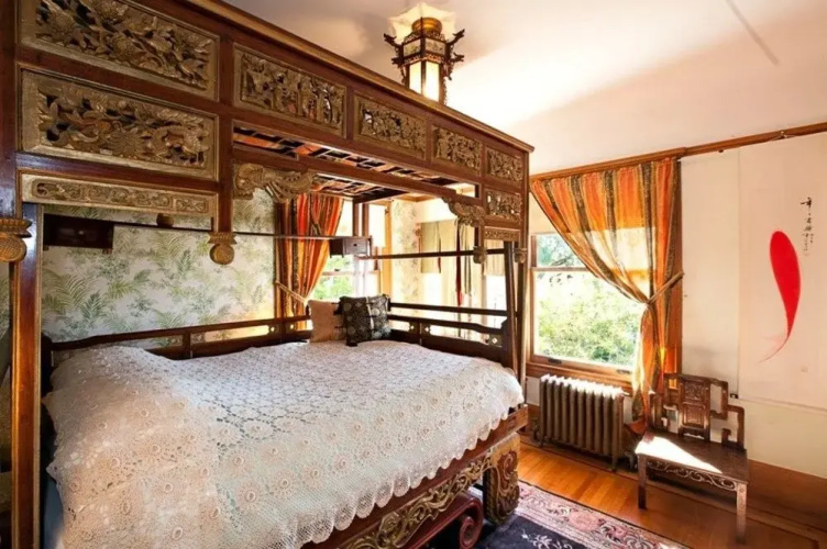 The Darling House