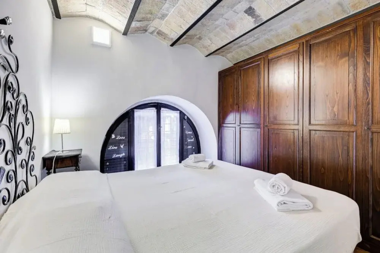 Charming Apt with Garden and Park