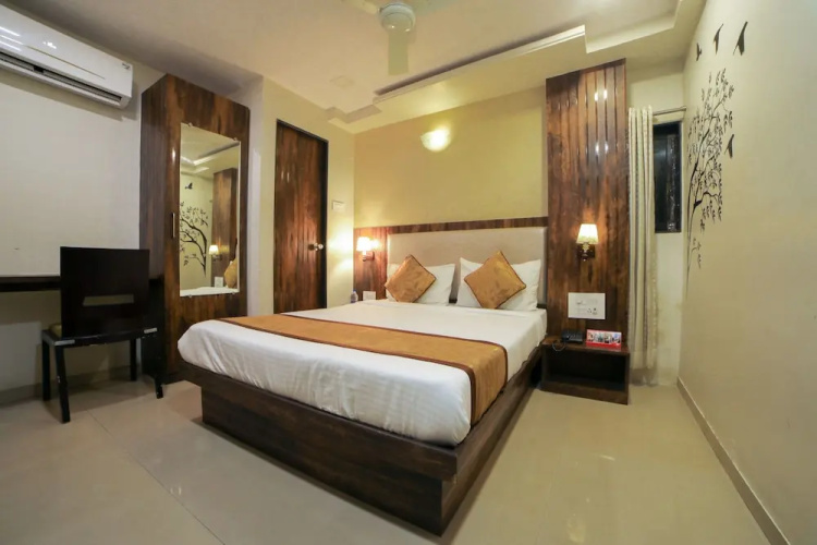 OYO 4186 Hotel Oyster