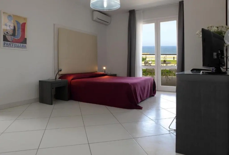 Deluxe Studio