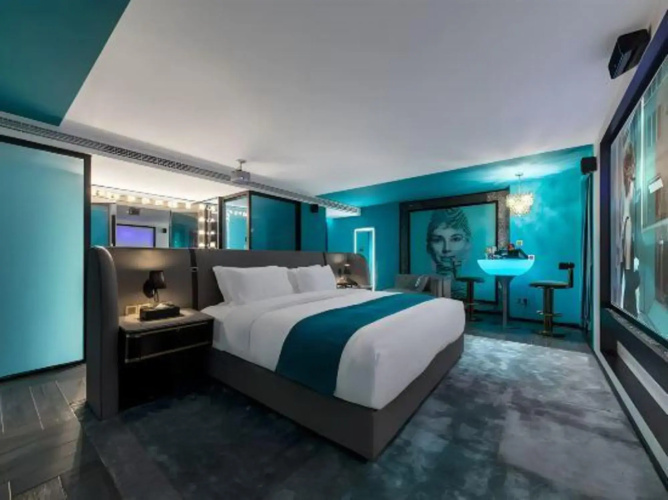 Fenglin Evening Movie Hotel
