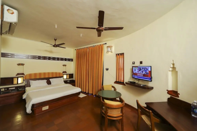 Hotel BTH Sarovaram