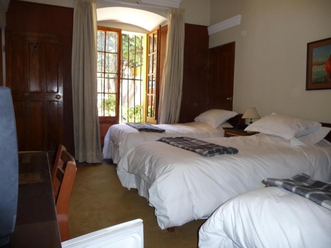 Standard Triple room