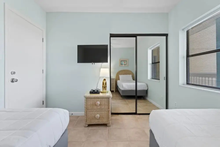Romar Place 903