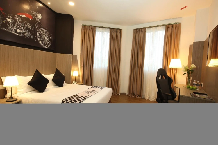 Standard Double room with city view