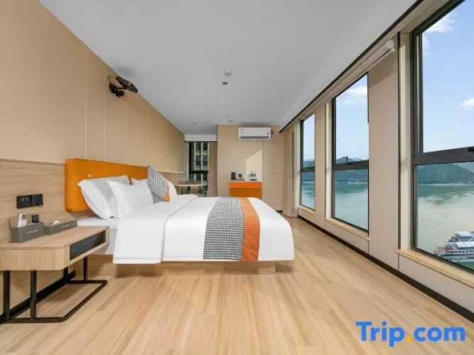 Standard Double room with river view