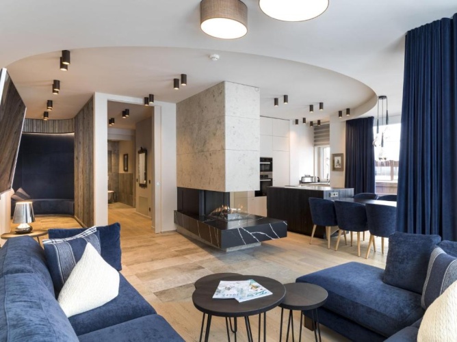 Deluxe Apartment
