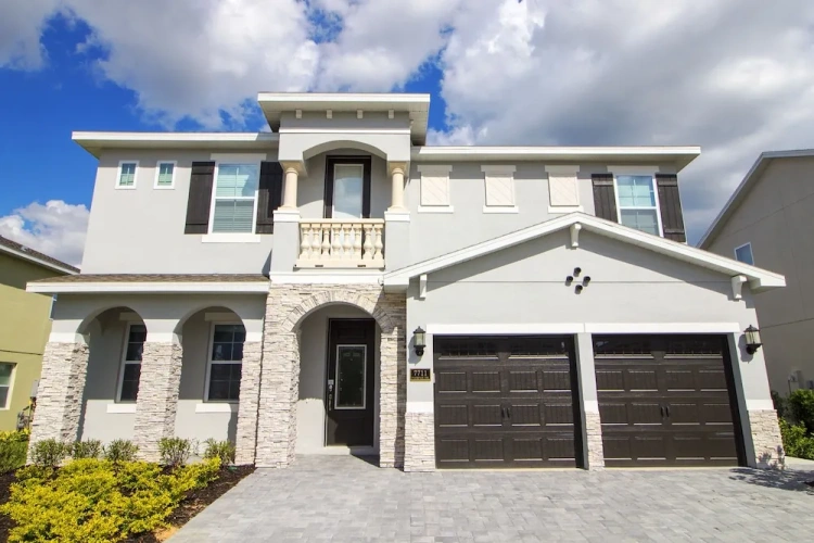 5 Bedrooms Cottage