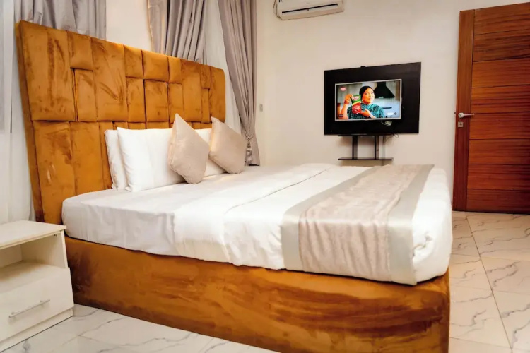 247 Luxury Apartment