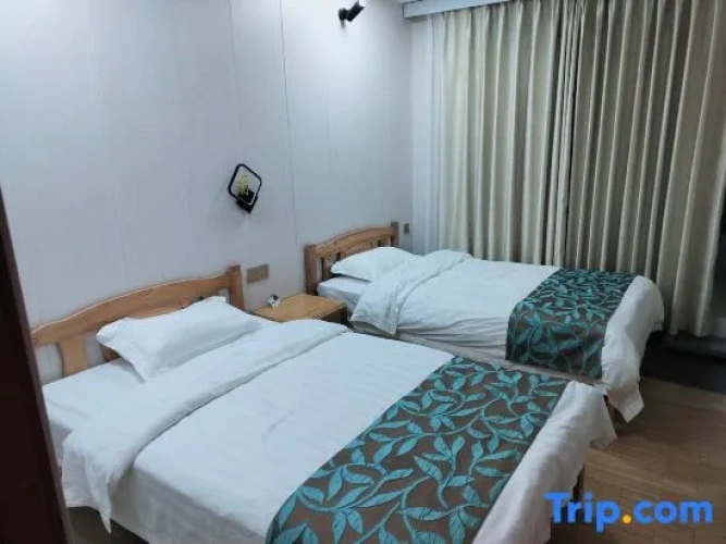4 Bedrooms Villa