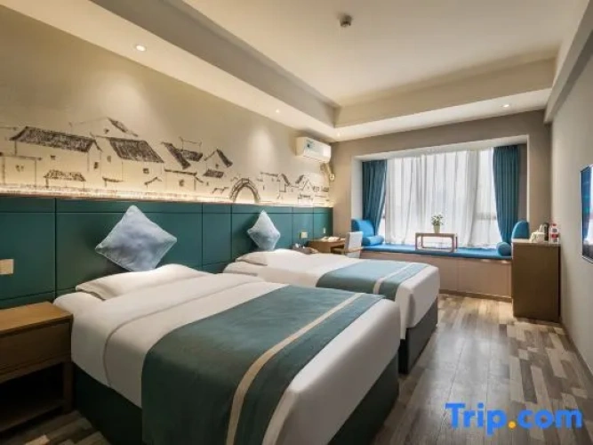 Economy Twin room with city view