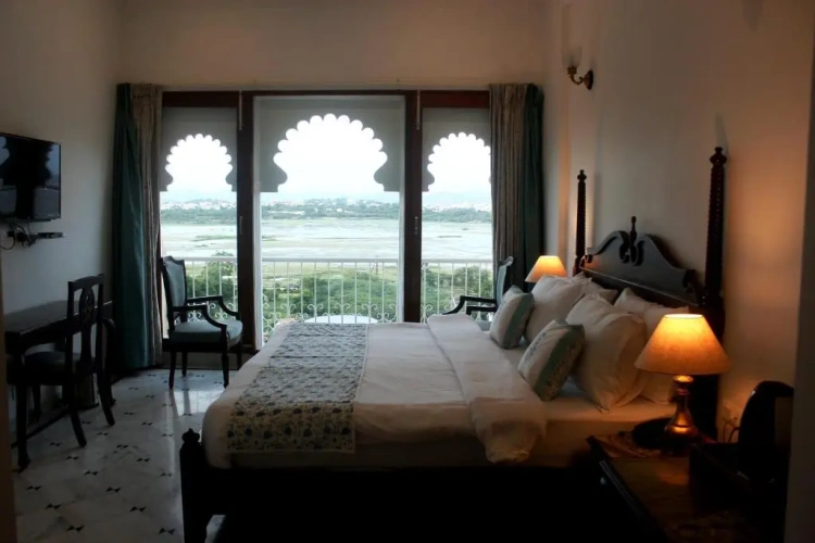 Superior Double room with lake view
