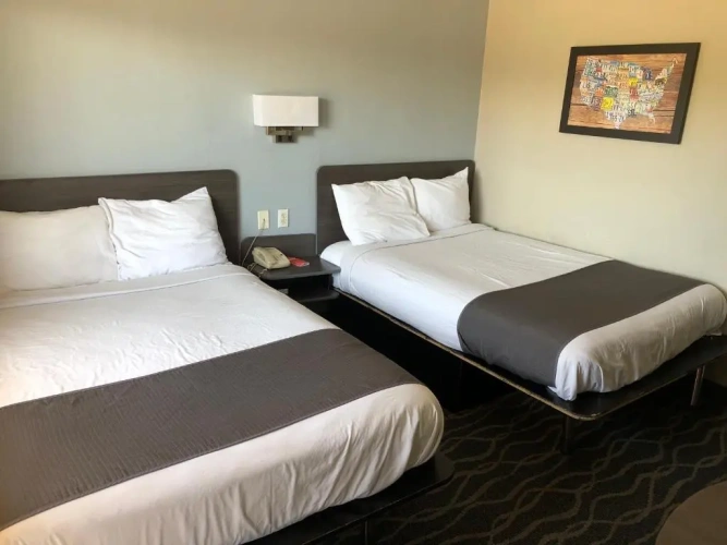 Quadruple Suite with pool view