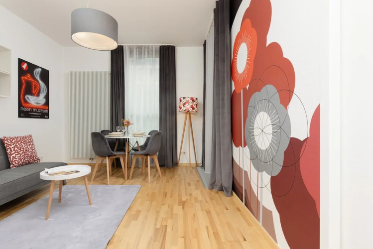 Apartment With Bathub by Renters