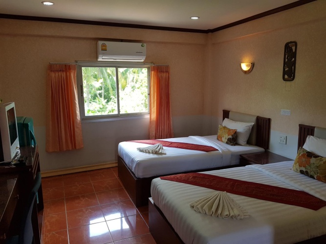Standard Twin room