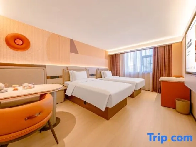 Deluxe Double room with city view