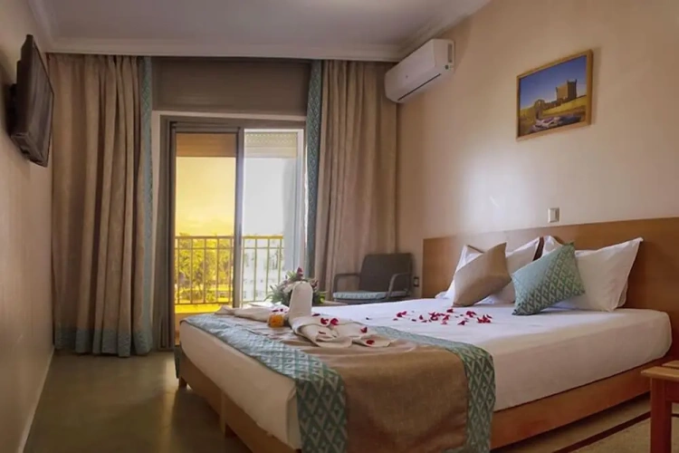 Standard Double room with city view