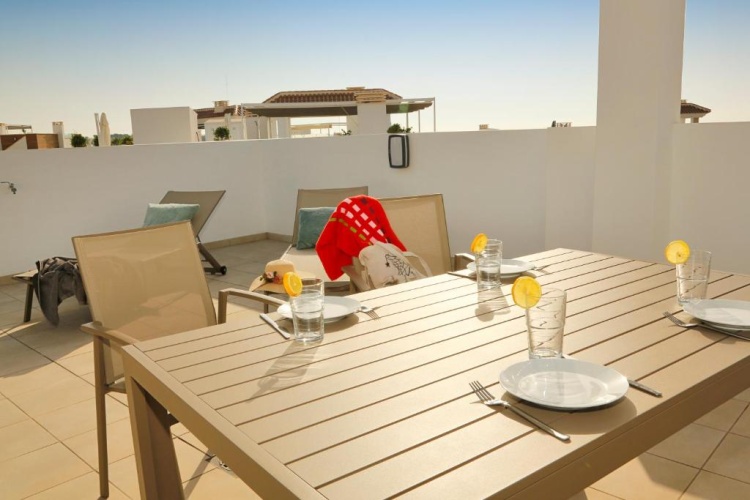 3 Bedrooms Apartment