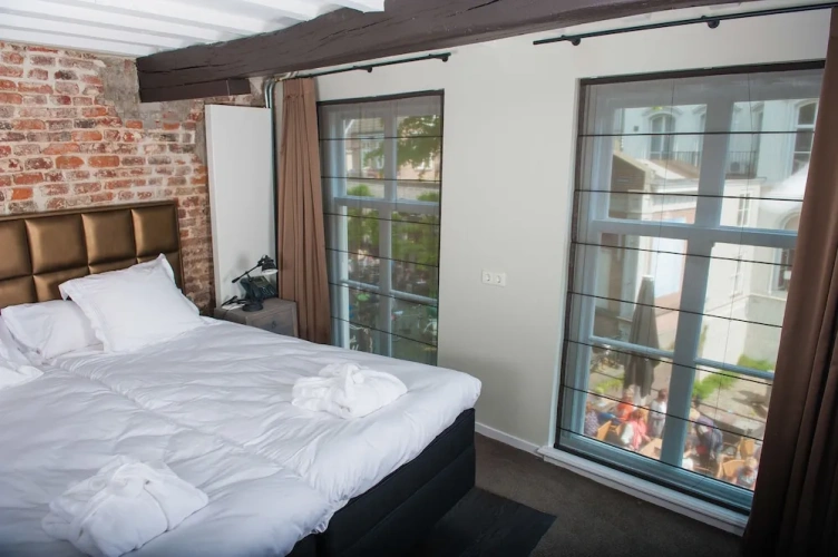 Deluxe Double room with city view