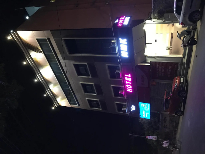 Hotel Mmk - Kanpur