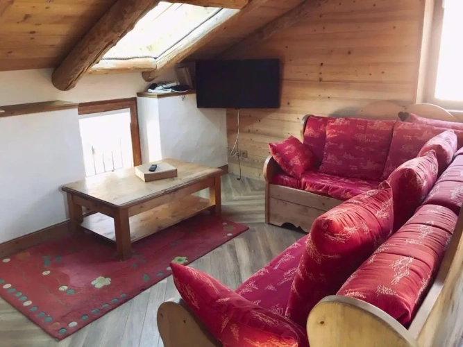 3 Bedrooms Apartment