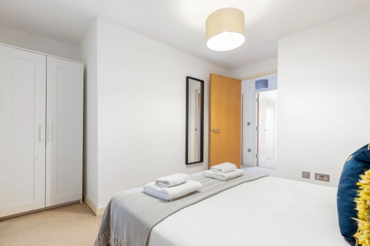 Deluxe 2 Bed Flat with Balcony in Hackney