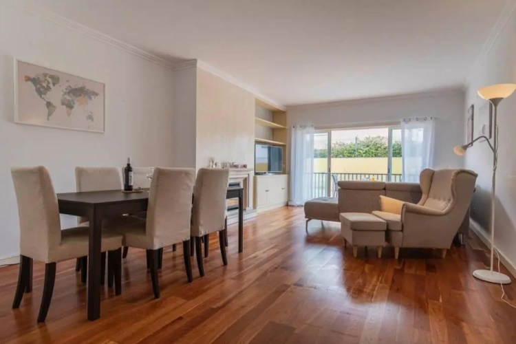 3 Bedrooms Apartment