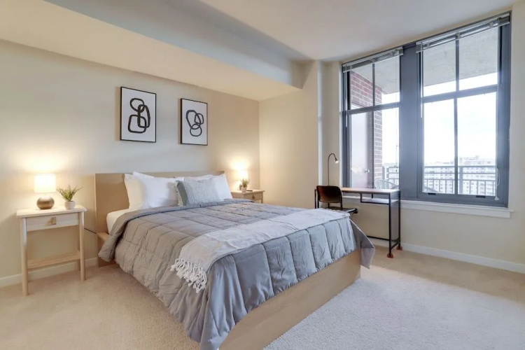 Fantastic 2BR Condo at Pentagon City