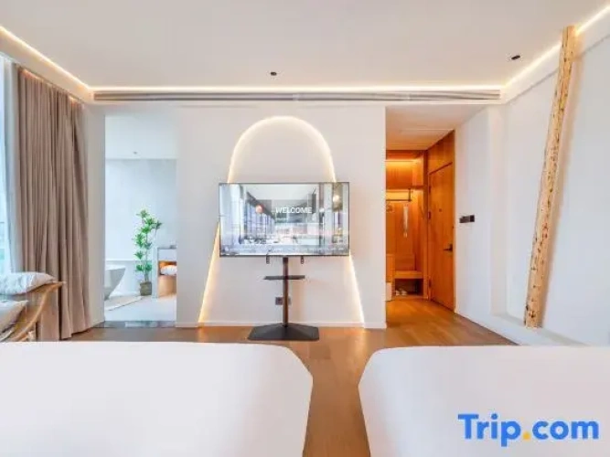 Standard Twin room with balcony