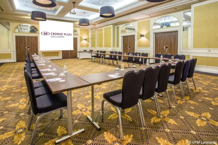 Crowne Plaza Paris Republique, an IHG Hotel - Image 9