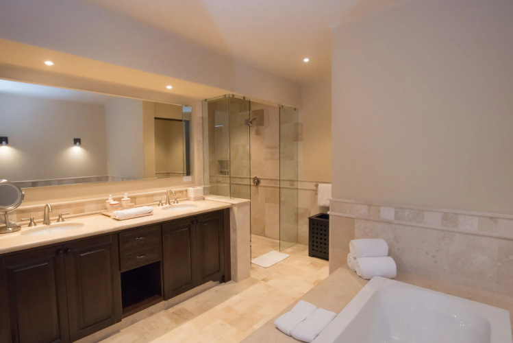 Condo DRC310 by Diamante