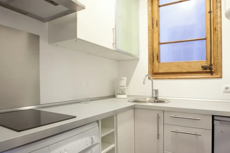 2 Bedrooms Apartment with balcony and with city view