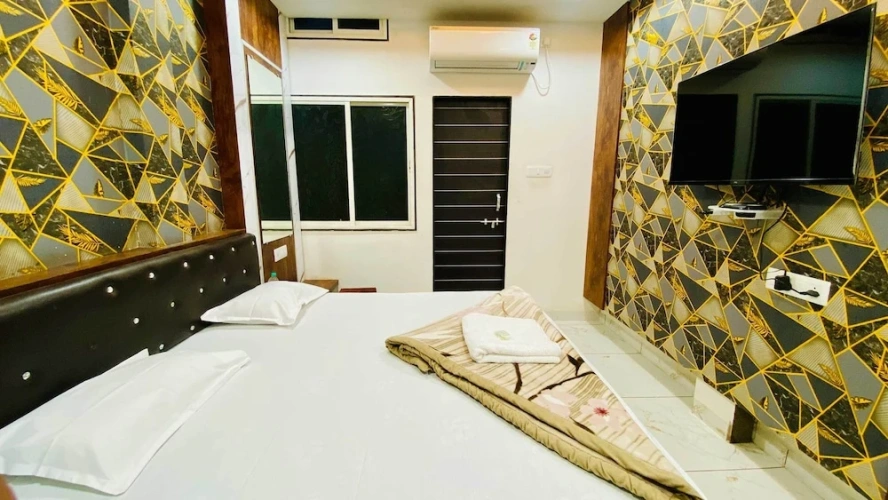 Deluxe Double room with city view
