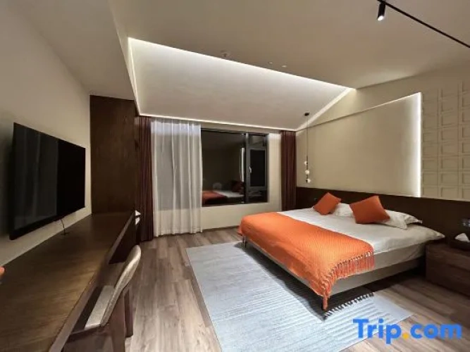Deluxe Double room with courtyard view